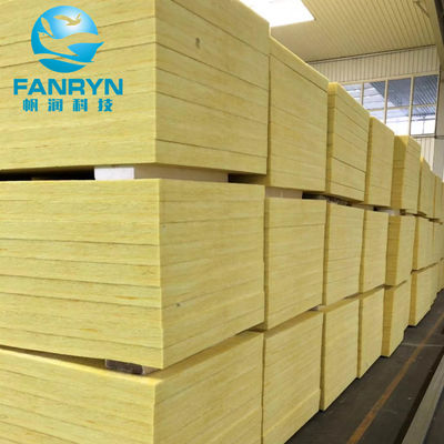 Panneau de laine de roche pour applications industrielles