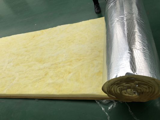 Couverture en laine de verre résistante au feu de classe A avec une résistance élevée à l'humidité et une conductivité thermique de 0,031-0,042 W/mK